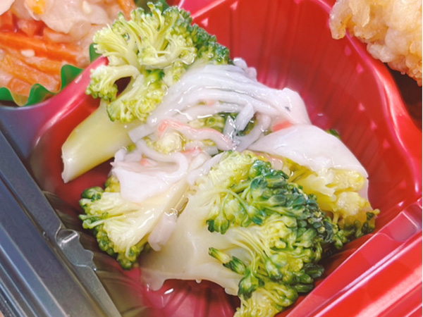 ワタミの宅食「お弁当・お惣菜」「まごころ御膳」メニュー名:ブロッコリーのカニ風味あんかけ