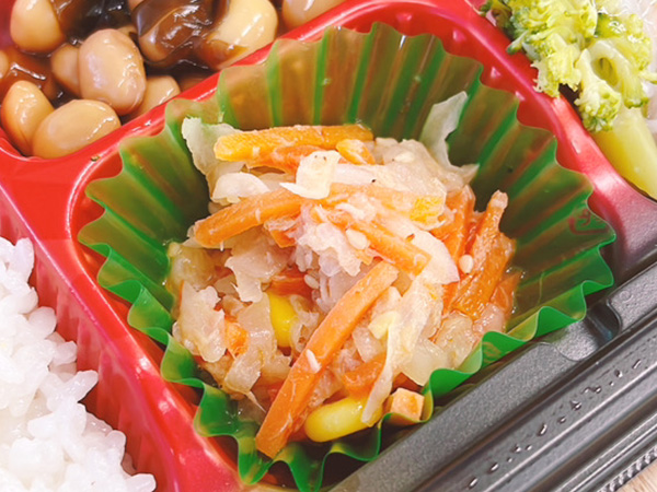 ワタミの宅食「お弁当・お惣菜」「まごころ御膳」メニュー名:キャベツとツナのやみつきサラダ