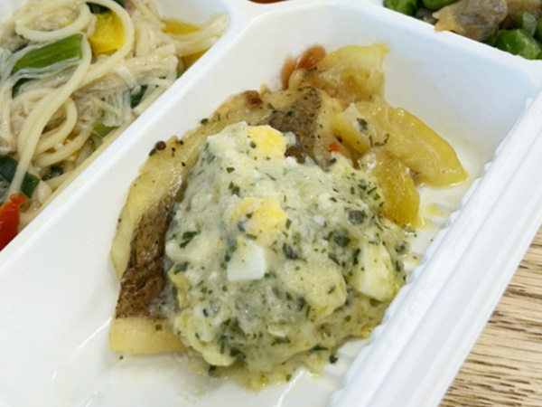 気配り宅配食「栄養バランス気配り宅配食」メニュー名：カレイのレモンタルタル仕立て